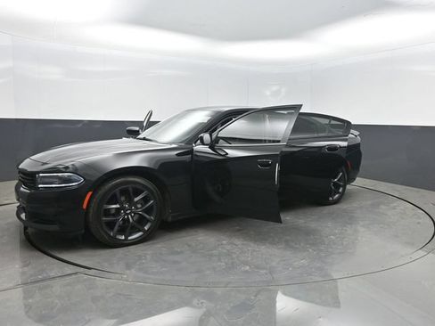 Used 2019 Dodge Charger SXT w/ Blacktop Package RWD image 36