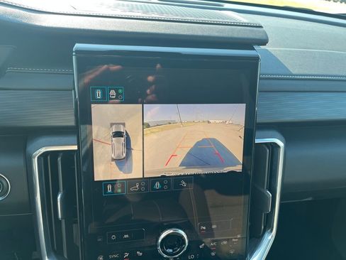 Used 2025 GMC Acadia Elevation image 25