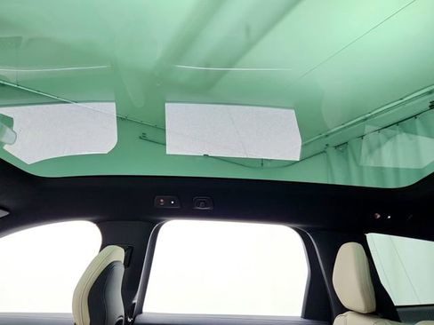 New 2025 Volvo EX90 Plus image 23