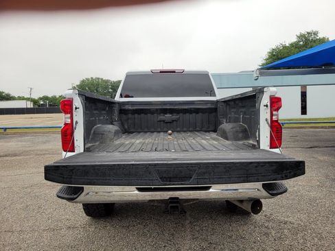 Used 2024 Chevrolet Silverado 2500 LT AWD/4WD image 13