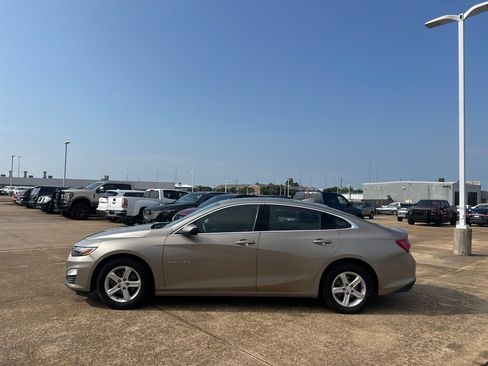 Used 2022 Chevrolet Malibu LT FWD image 12