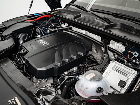 Certified 2025 Audi Q5 2.0T Premium w/ Convenience Plus Package image 47