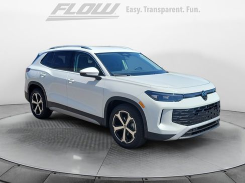 New 2026 Volkswagen Tiguan SE FWD image 1