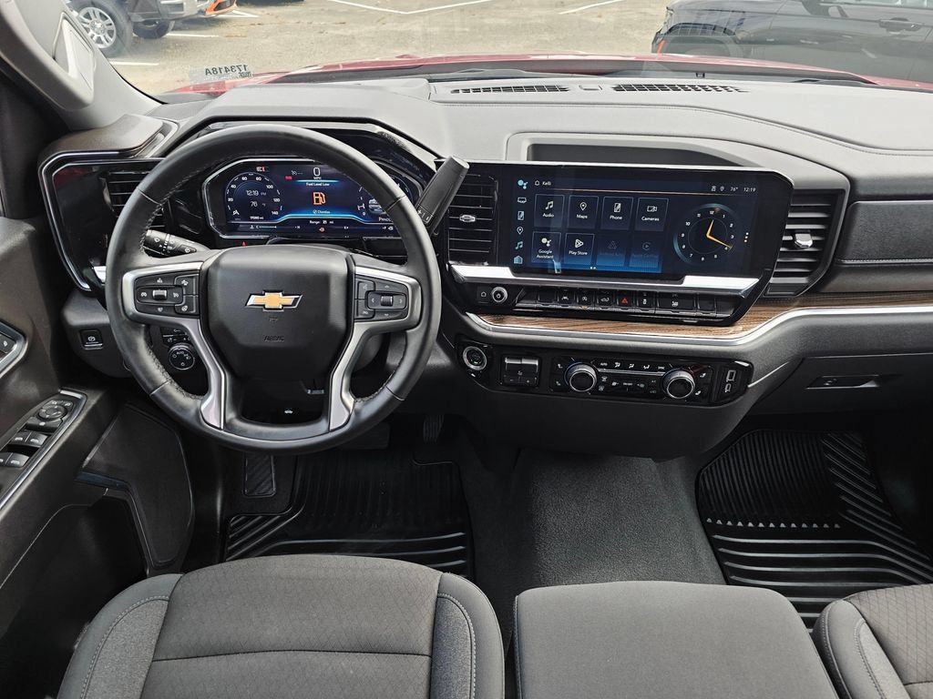 Used 2024 Chevrolet Silverado 1500 LT AWD/4WD image 16