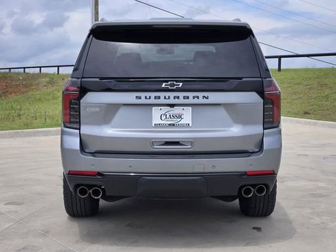 Used 2025 Chevrolet Suburban Z71 AWD/4WD image 7