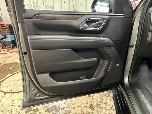 Used 2023 Chevrolet Tahoe LT w/ Luxury Package AWD/4WD image 15