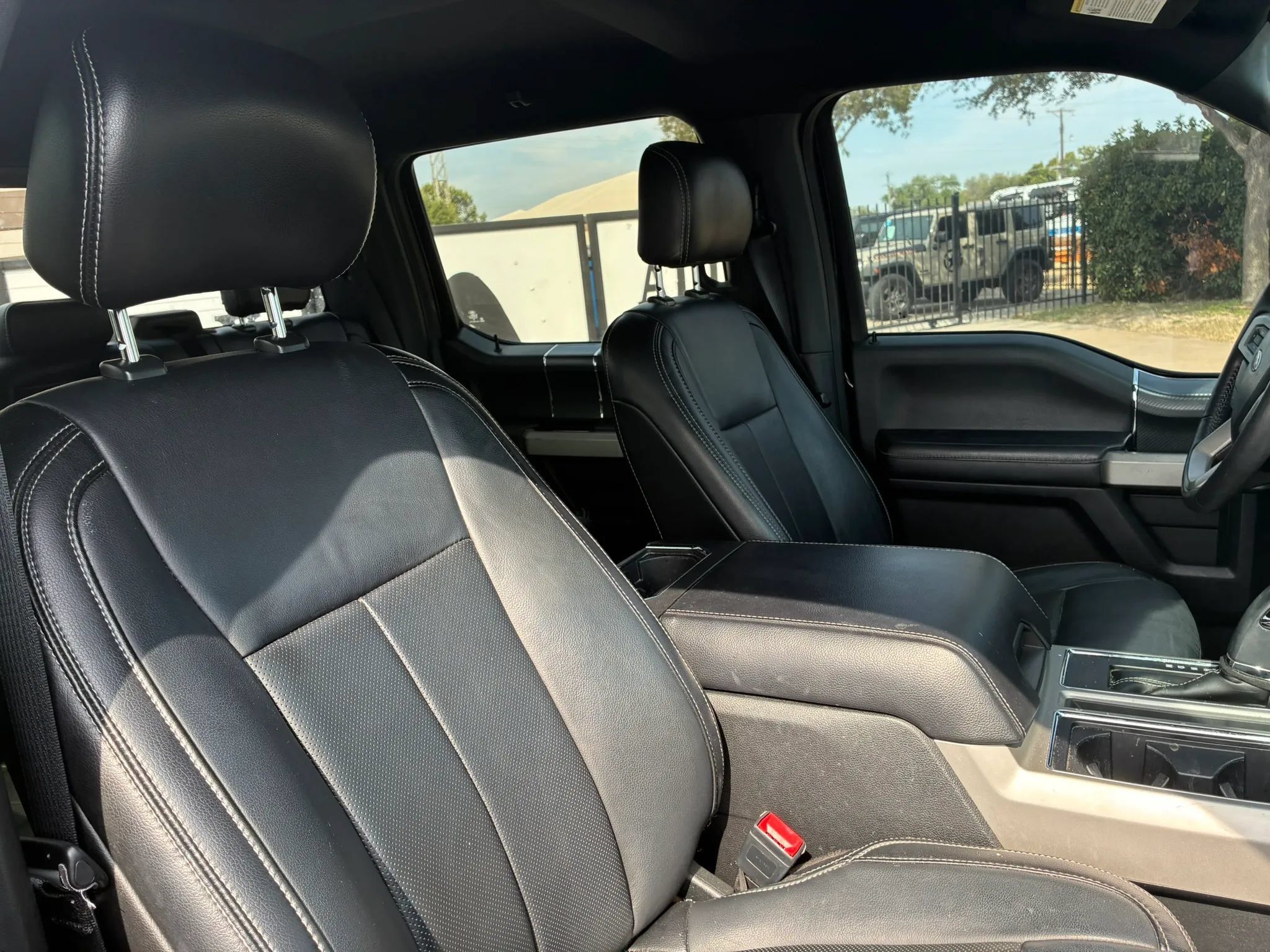 Used 2019 Ford F150 Lariat w/ Equipment Group 502A Luxury AWD/4WD image 22