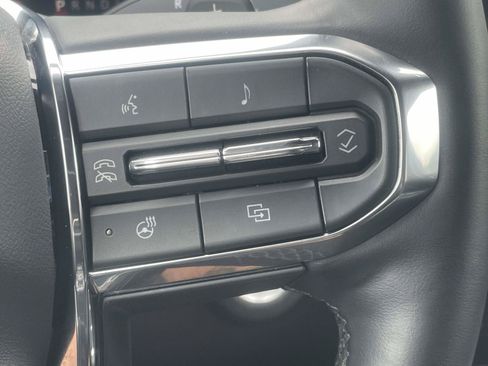 Used 2025 GMC Terrain Elevation AWD/4WD image 22