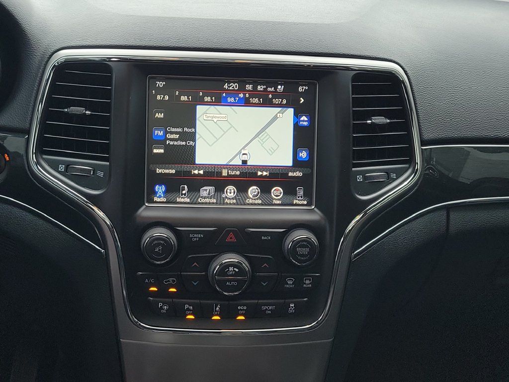 Used 2017 Jeep Grand Cherokee Trailhawk w/ Trailhawk Luxury Group AWD/4WD image 21