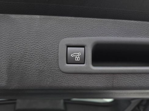 Certified 2026 Toyota Sienna XLE FWD image 28