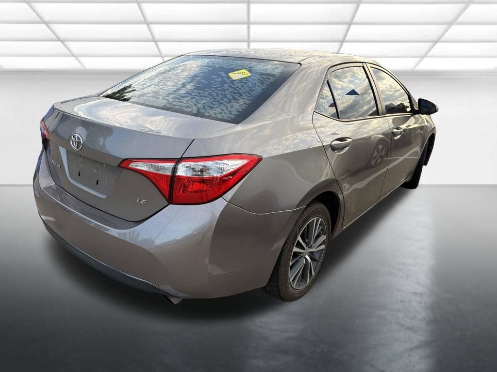 Used 2016 Toyota Corolla LE FWD image 2