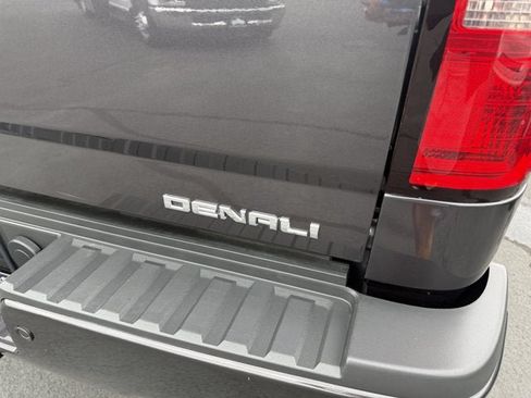 Used 2016 GMC Sierra 2500 Denali w/ Duramax Plus Package AWD/4WD image 38