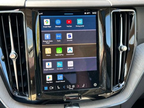 Used 2025 Volvo XC60 B5 Plus image 20