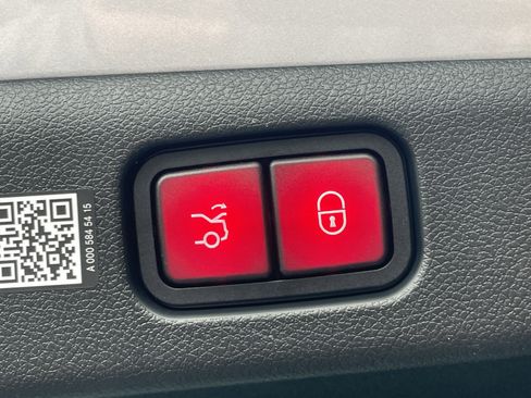 New 2026 Mercedes-Benz E 53 AMG e 4MATIC Sedan image 12