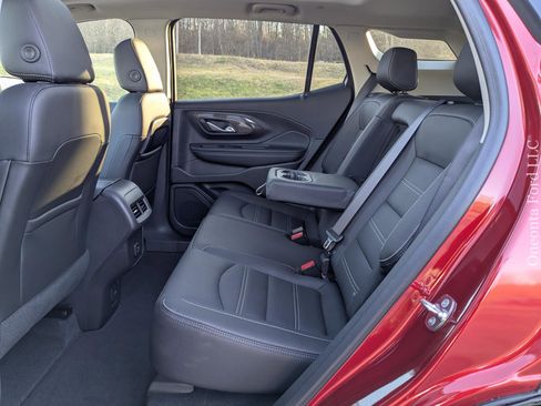 Used 2024 GMC Terrain Denali image 15