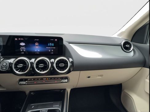 Used 2022 Mercedes-Benz GLA 250 image 42
