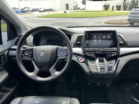 Used 2023 Honda Odyssey Touring image 39