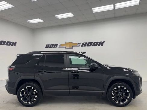 Used 2025 Chevrolet Equinox RS w/ Safety and Technology Package AWD/4WD image 4