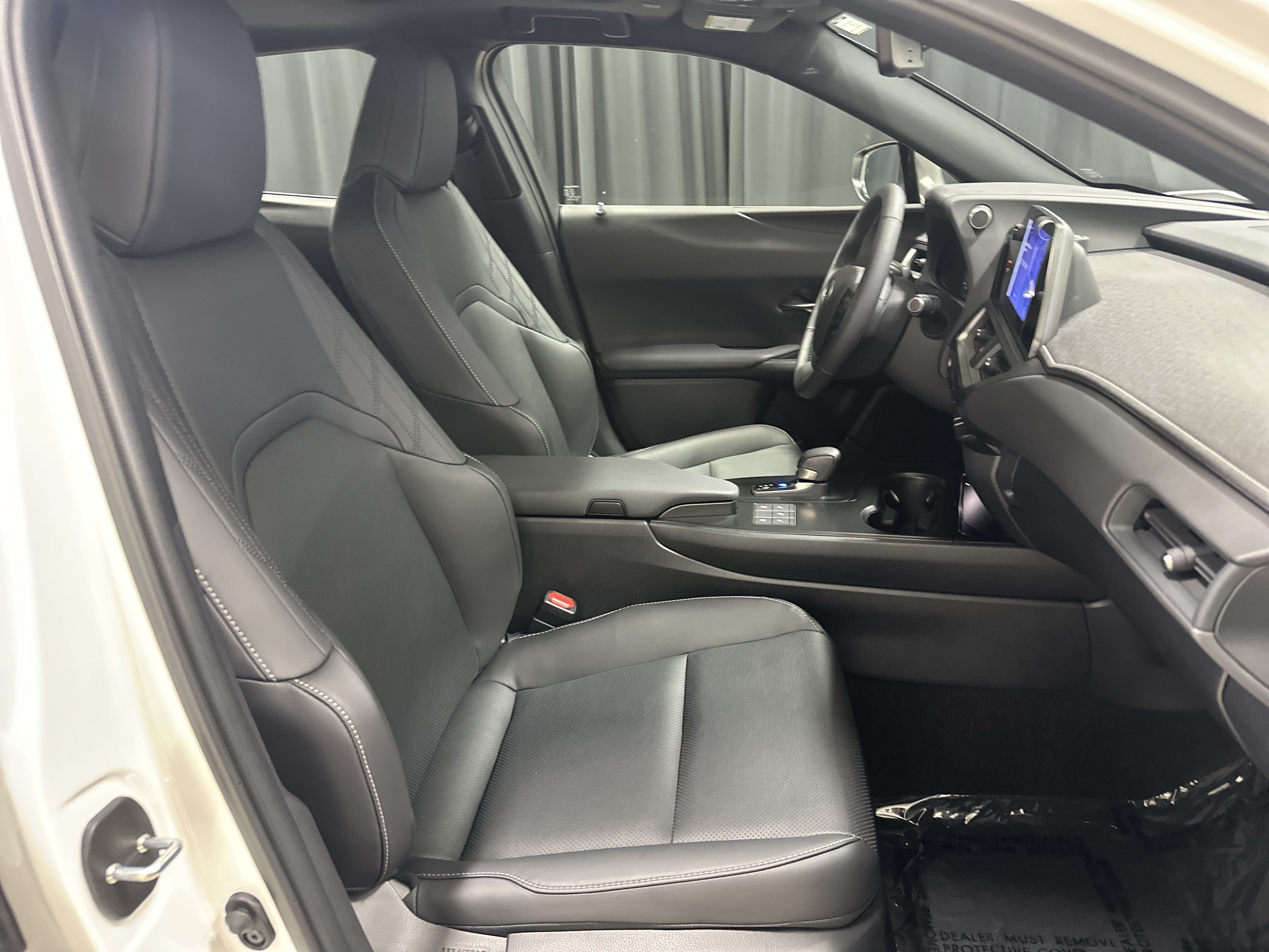 Certified 2025 Lexus UX 300h AWD w/ Accessory Package (Z2) image 33