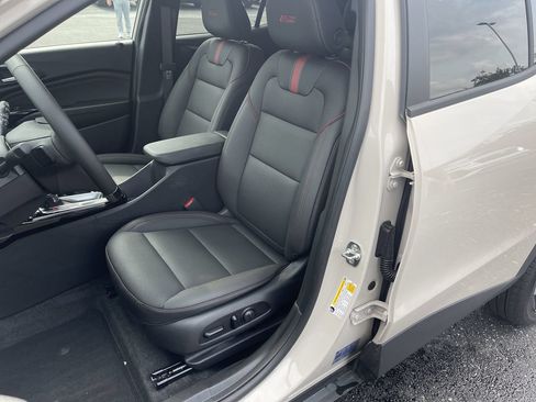 Used 2026 Chevrolet Trax RS w/ Sunroof Package FWD image 19