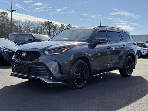 Used 2024 Toyota Highlander XSE image 25