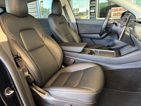 Used 2021 Tesla Model Y Performance image 24