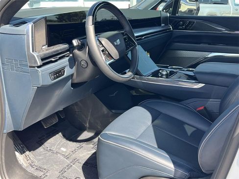 New 2025 Cadillac Escalade IQ Luxury 2 image 9