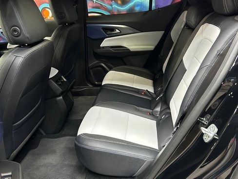 Used 2025 Chevrolet Equinox EV LT w/ Convenience Package image 14