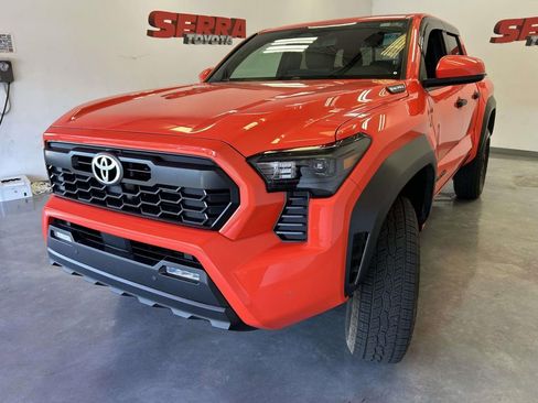 Used 2024 Toyota Tacoma TRD Off-Road w/ TRD Off Road Upgrade Package AWD/4WD image 7