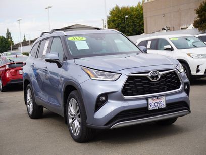 Used 2023 Toyota Highlander Platinum