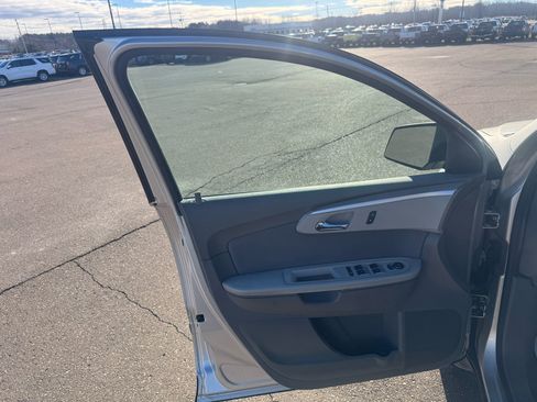 Used 2012 Chevrolet Traverse LS image 15