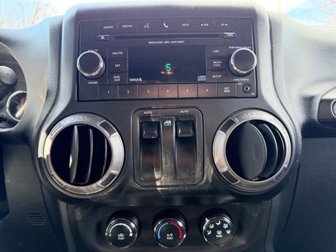 Used 2012 Jeep Wrangler Sport image 12