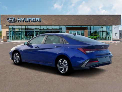New 2026 Hyundai Elantra Limited FWD image 4