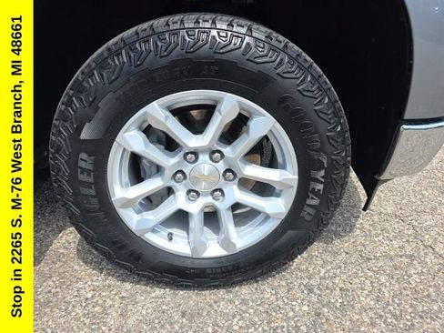 Used 2023 Chevrolet Silverado 1500 LT AWD/4WD image 6