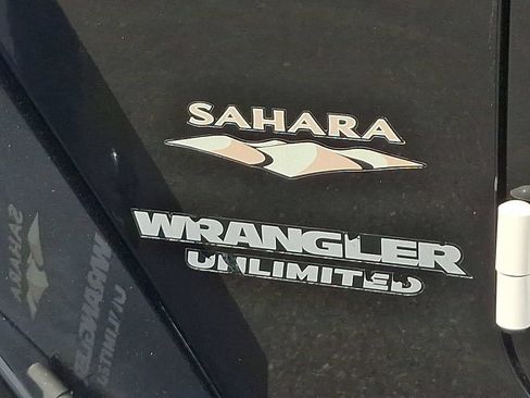 Used 2013 Jeep Wrangler Unlimited Sahara w/ Connectivity Group AWD/4WD image 30