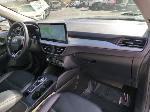 Used 2025 Ford Escape Platinum image 32