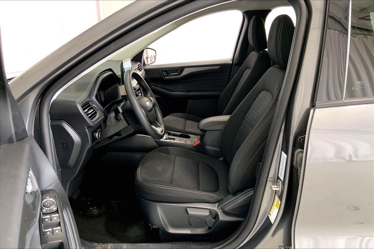 Used 2025 Ford Escape Active FWD image 15