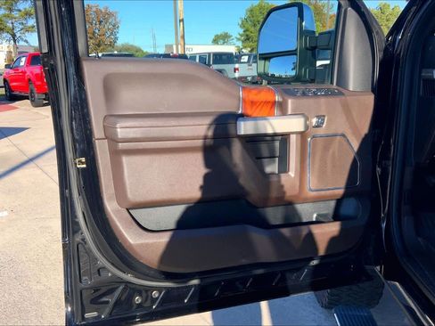 Used 2017 Ford F250 King Ranch w/ King Ranch Ultimate Package image 21