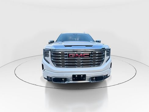 Used 2023 GMC Sierra 1500 Denali w/ Technology Package AWD/4WD image 3