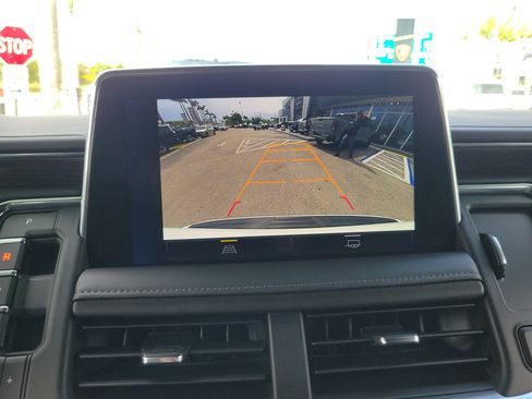 Used 2023 Chevrolet Suburban LT RWD image 11