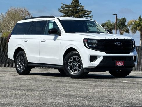 Certified 2025 Ford Expedition Active AWD/4WD image 1
