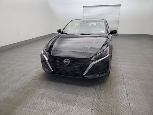 Used 2023 Nissan Altima 2.5 SL FWD image 15