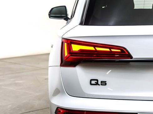 Used 2024 Audi Q5 2.0T Premium w/ Summer of Audi Package image 15