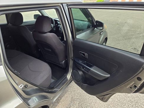 Used 2013 Kia Soul FWD image 28