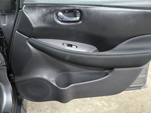 Used 2023 Nissan Leaf S FWD image 41