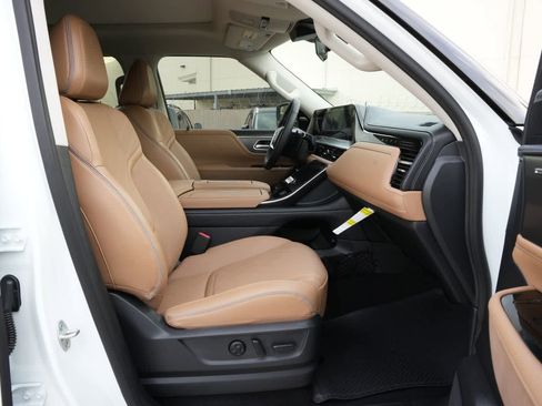 New 2026 INFINITI QX80 Luxe RWD image 23