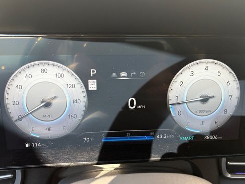 Used 2024 Hyundai Elantra SEL w/ Convenience Package FWD image 19