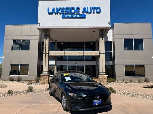 Used 2021 MAZDA MAZDA3 s FWD image 1