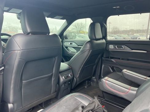 Used 2025 Ford Explorer ST image 11