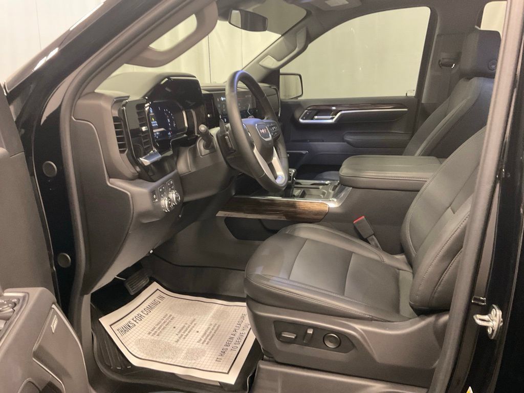 Used 2026 GMC Sierra 1500 Elevation w/ Elevation Premium Package AWD/4WD image 13